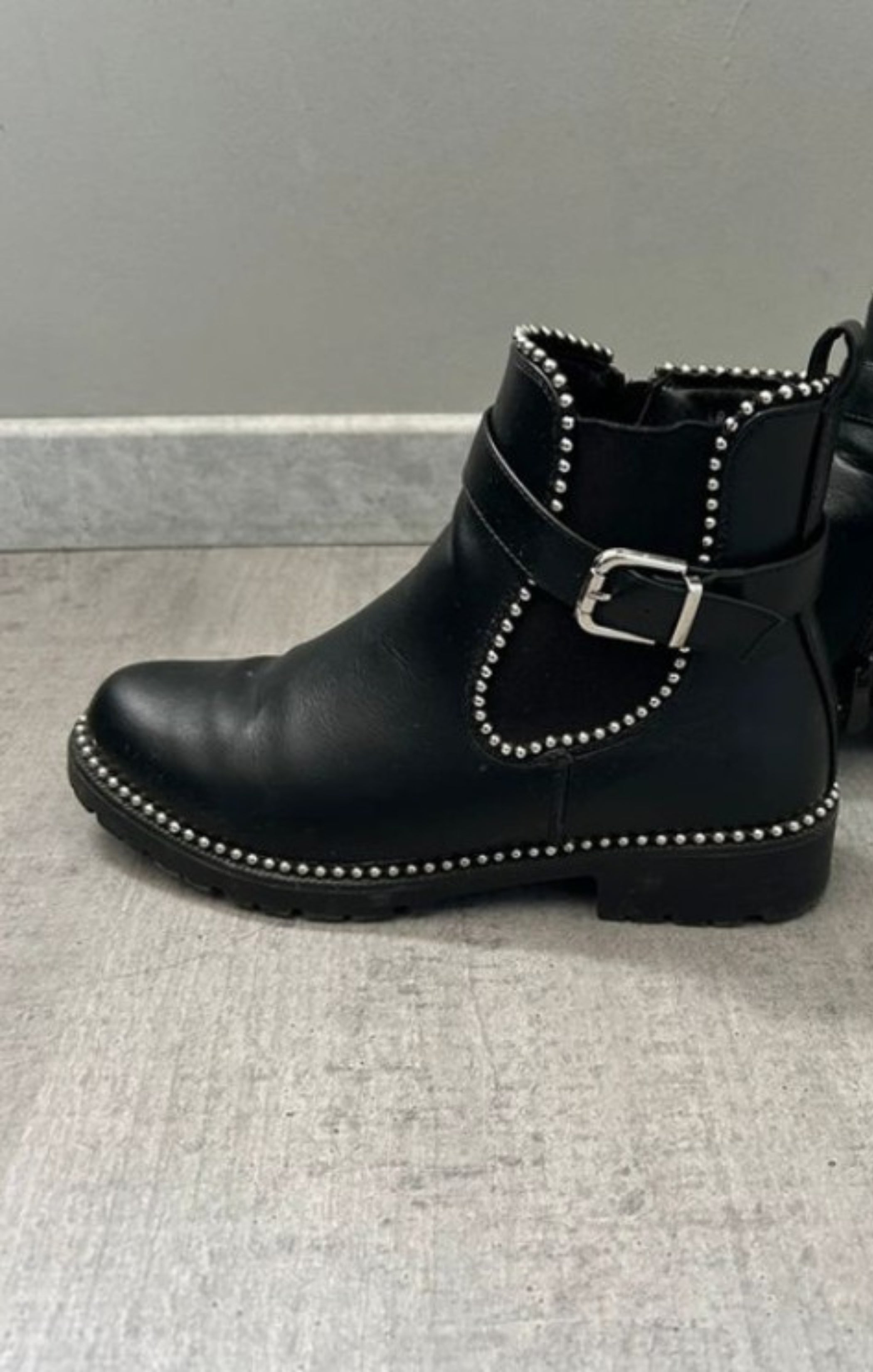 Black Studded Ankle Chelsea Boots Shoes Femme Luxe UK