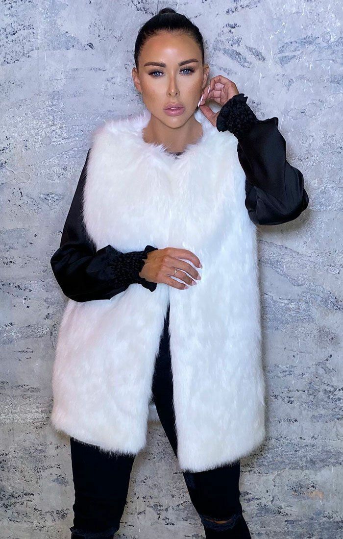 White deals fluffy gilet